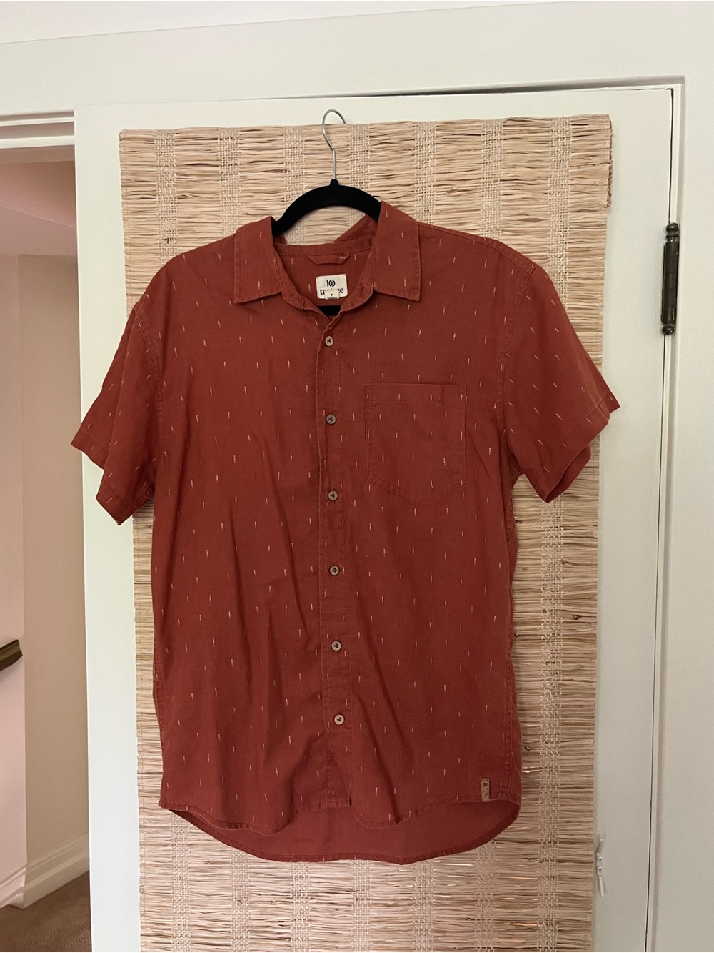 Mens tentree Casual Short-Sleeve Button-Up Shirt. Size s